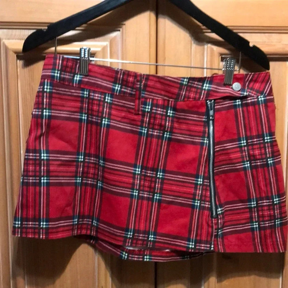 Dickies Plaid Mini Skirt Size 13 - Picture 1 of 7